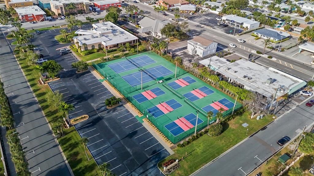 合同活跃: $707,000 (2 贝兹, 2 浴室, 1470 平方英尺)