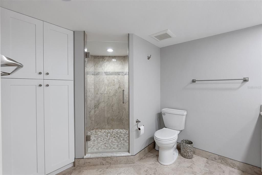 合同活跃: $707,000 (2 贝兹, 2 浴室, 1470 平方英尺)