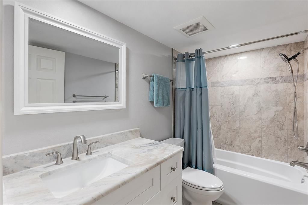 合同活跃: $707,000 (2 贝兹, 2 浴室, 1470 平方英尺)