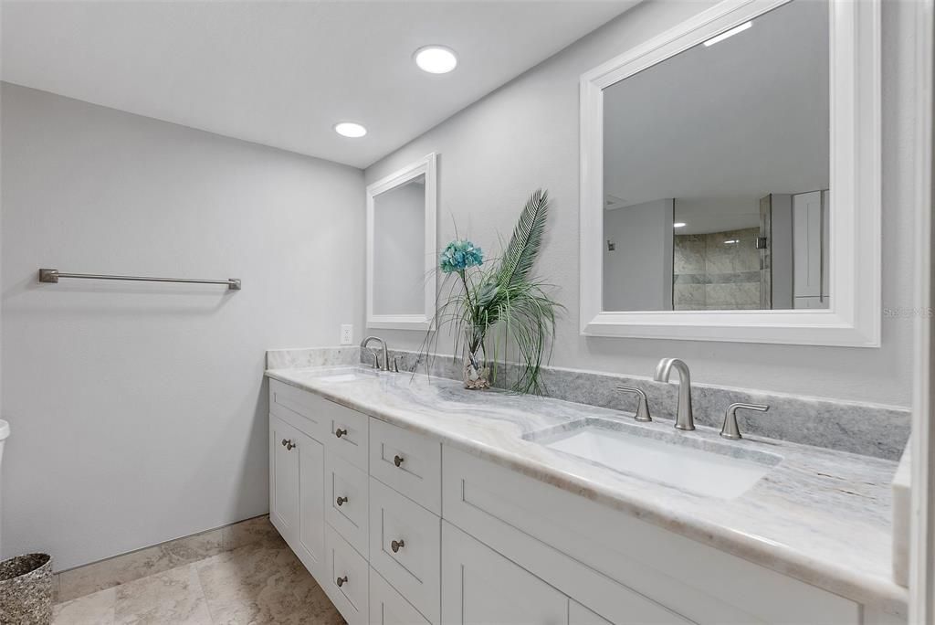 合同活跃: $707,000 (2 贝兹, 2 浴室, 1470 平方英尺)