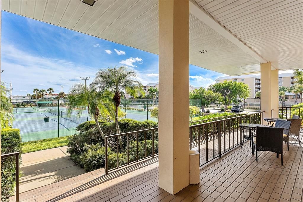 合同活跃: $707,000 (2 贝兹, 2 浴室, 1470 平方英尺)