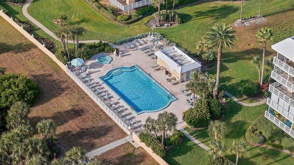 合同活跃: $707,000 (2 贝兹, 2 浴室, 1470 平方英尺)