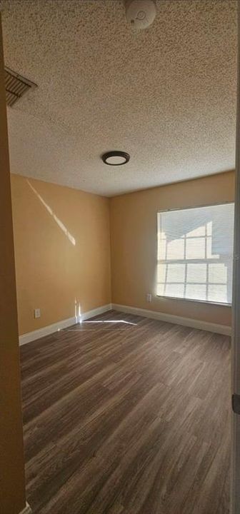 待售: $294,900 (3 贝兹, 2 浴室, 1582 平方英尺)