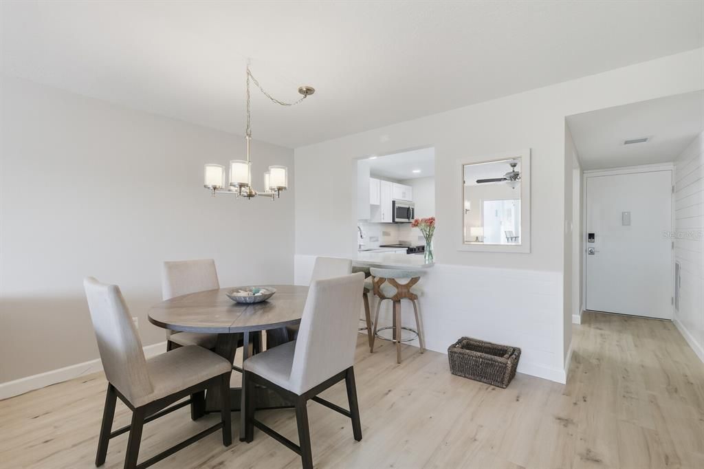 For Sale: $549,000 (2 beds, 2 baths, 1152 Square Feet)