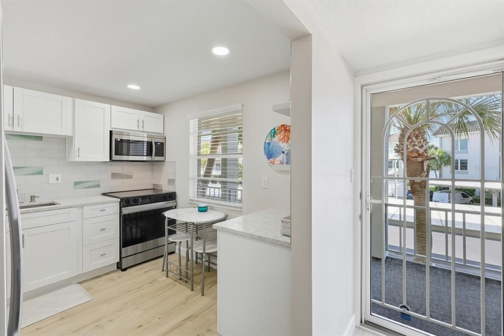 For Sale: $549,000 (2 beds, 2 baths, 1152 Square Feet)