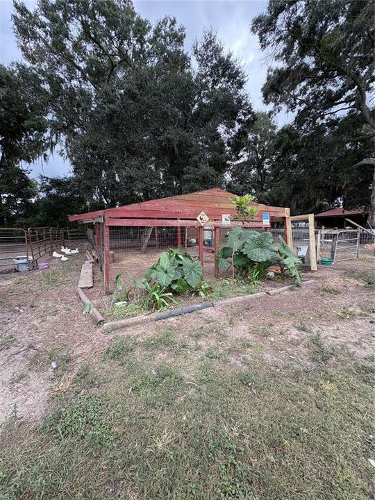 For Sale: $1,100,000 (4 beds, 2 baths, 2473 Square Feet)