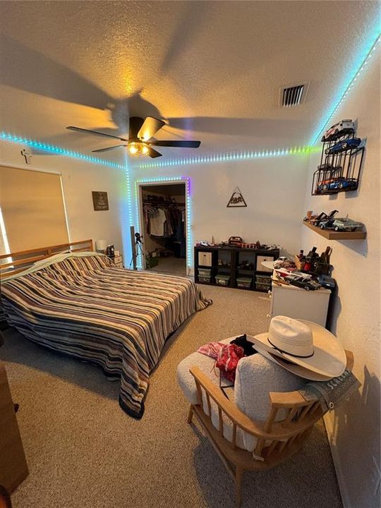 For Sale: $1,100,000 (4 beds, 2 baths, 2473 Square Feet)