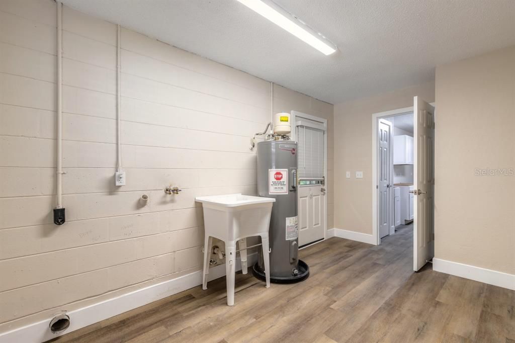 待售: $318,000 (3 贝兹, 2 浴室, 1243 平方英尺)