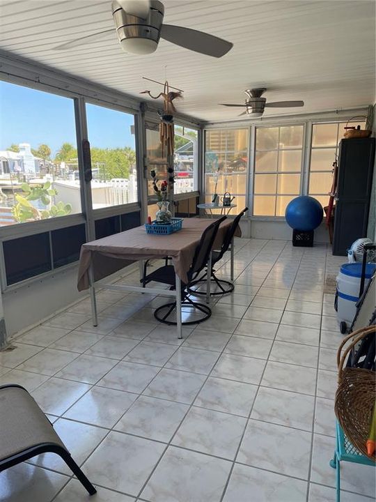 For Sale: $425,000 (2 beds, 2 baths, 1354 Square Feet)