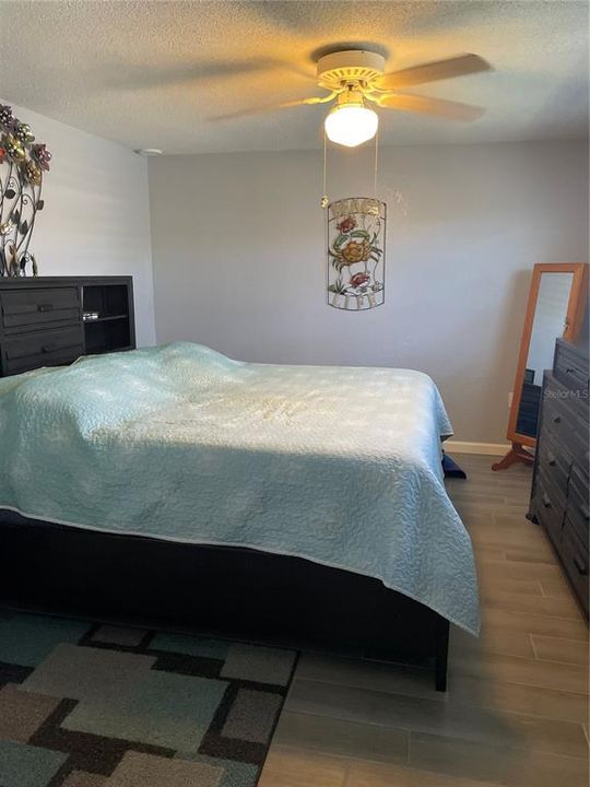 For Sale: $425,000 (2 beds, 2 baths, 1354 Square Feet)