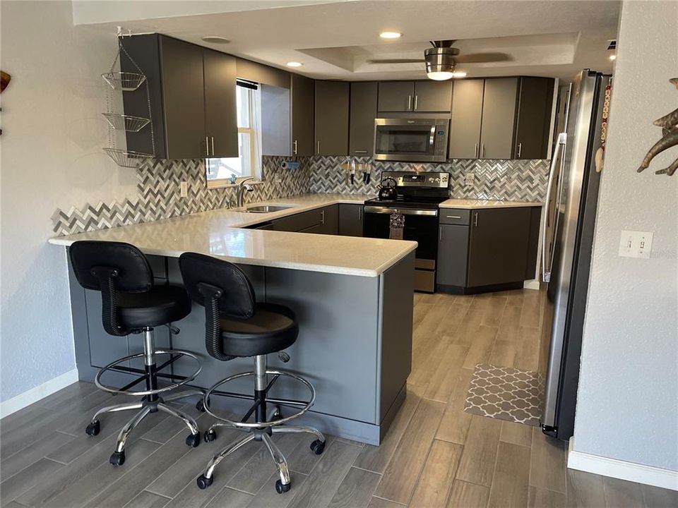 For Sale: $425,000 (2 beds, 2 baths, 1354 Square Feet)