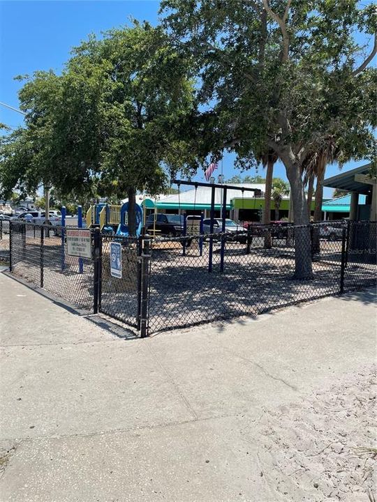 For Sale: $425,000 (2 beds, 2 baths, 1354 Square Feet)