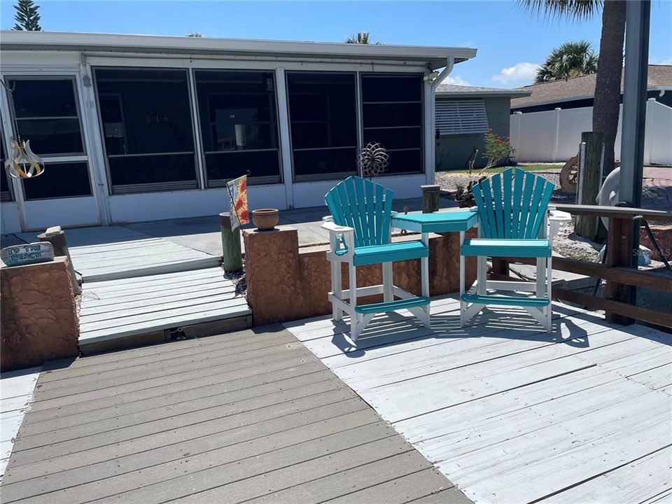 For Sale: $425,000 (2 beds, 2 baths, 1354 Square Feet)