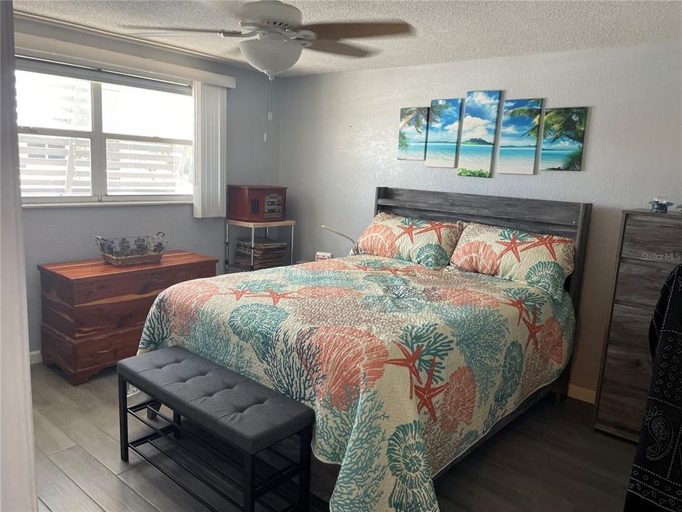 For Sale: $425,000 (2 beds, 2 baths, 1354 Square Feet)