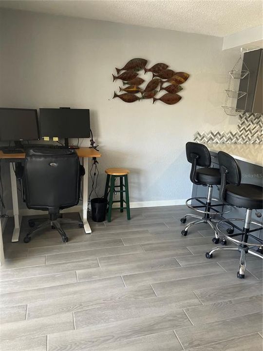 For Sale: $425,000 (2 beds, 2 baths, 1354 Square Feet)