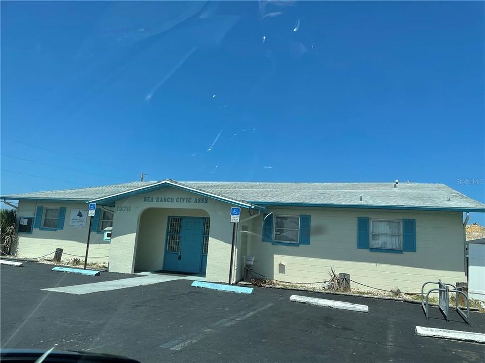 For Sale: $425,000 (2 beds, 2 baths, 1354 Square Feet)