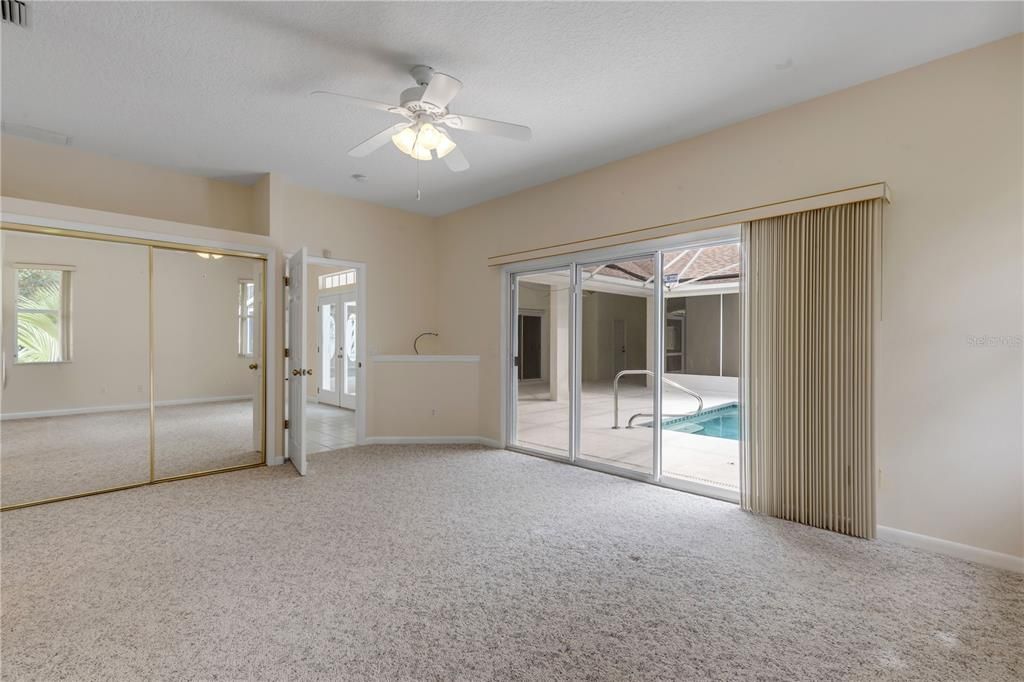 合同活跃: $599,000 (3 贝兹, 3 浴室, 2270 平方英尺)