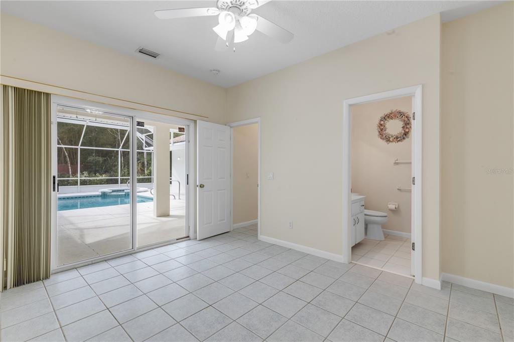 合同活跃: $599,000 (3 贝兹, 3 浴室, 2270 平方英尺)