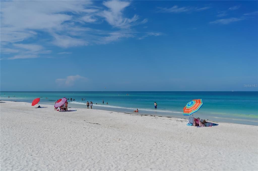 En Venta: $1,100,000 (3 camas, 2 baños, 1673 Pies cuadrados)