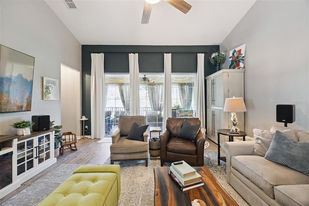 For Sale: $329,000 (3 beds, 2 baths, 1864 Square Feet)