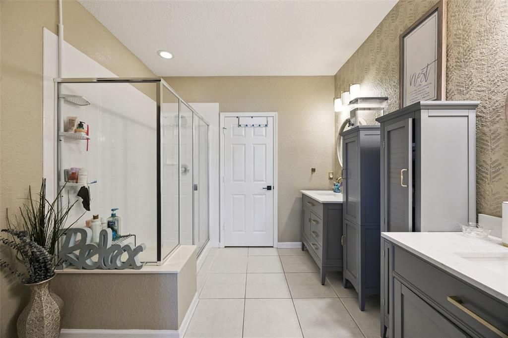 For Sale: $329,000 (3 beds, 2 baths, 1864 Square Feet)