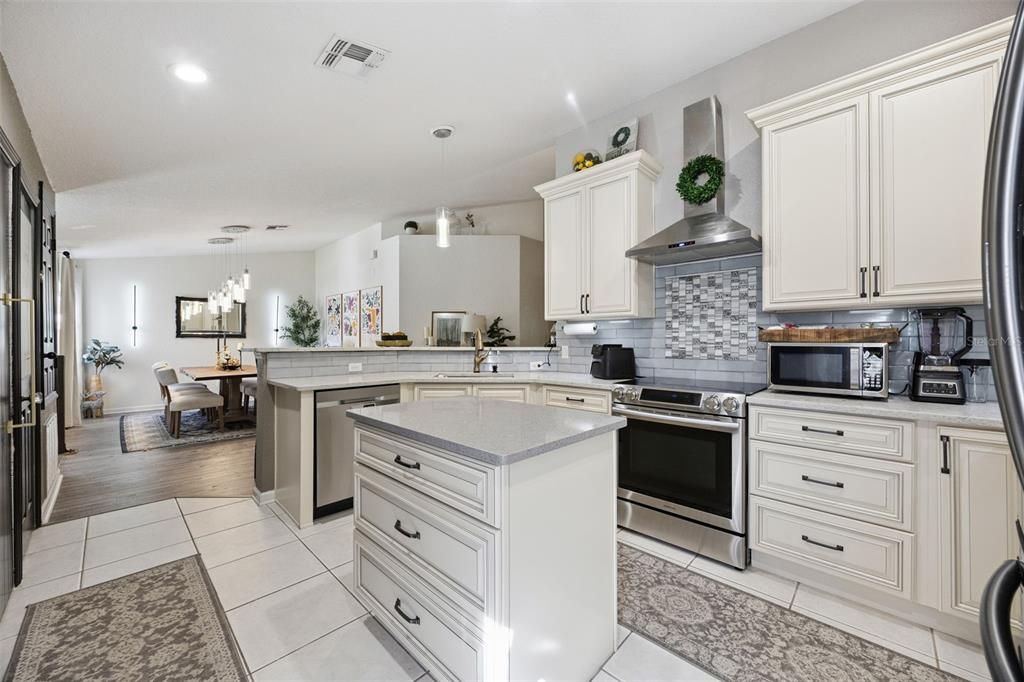 For Sale: $329,000 (3 beds, 2 baths, 1864 Square Feet)