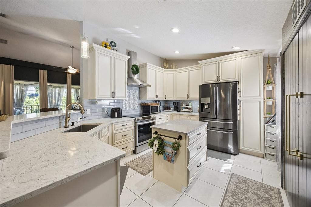 For Sale: $329,000 (3 beds, 2 baths, 1864 Square Feet)