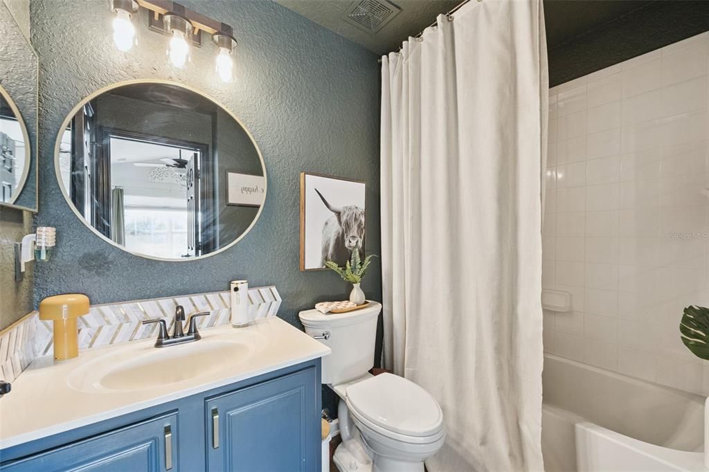 For Sale: $329,000 (3 beds, 2 baths, 1864 Square Feet)