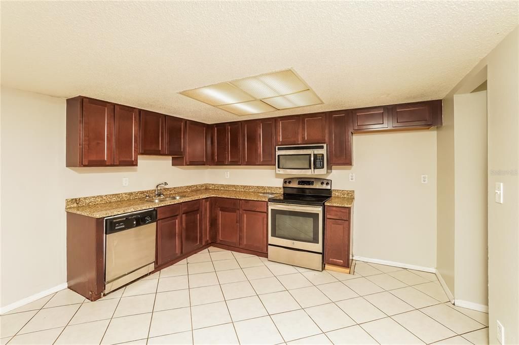 For Rent: $1,655 (3 beds, 2 baths, 1246 Square Feet)