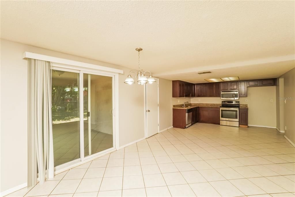 For Rent: $1,655 (3 beds, 2 baths, 1246 Square Feet)