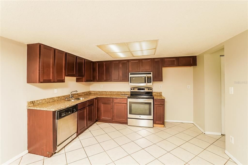 For Rent: $1,655 (3 beds, 2 baths, 1246 Square Feet)