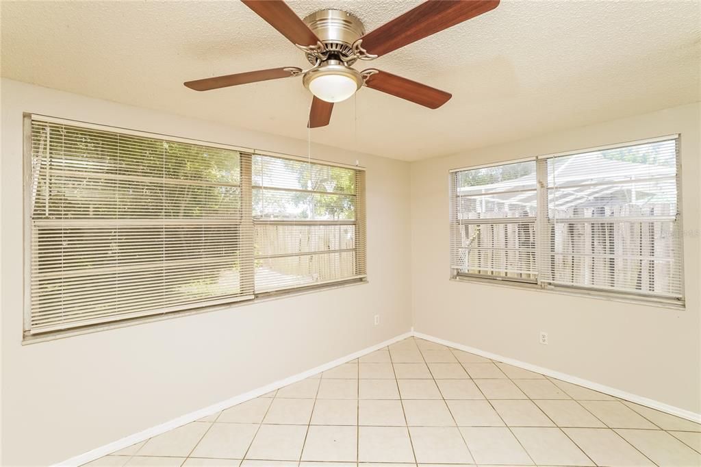 For Rent: $1,655 (3 beds, 2 baths, 1246 Square Feet)
