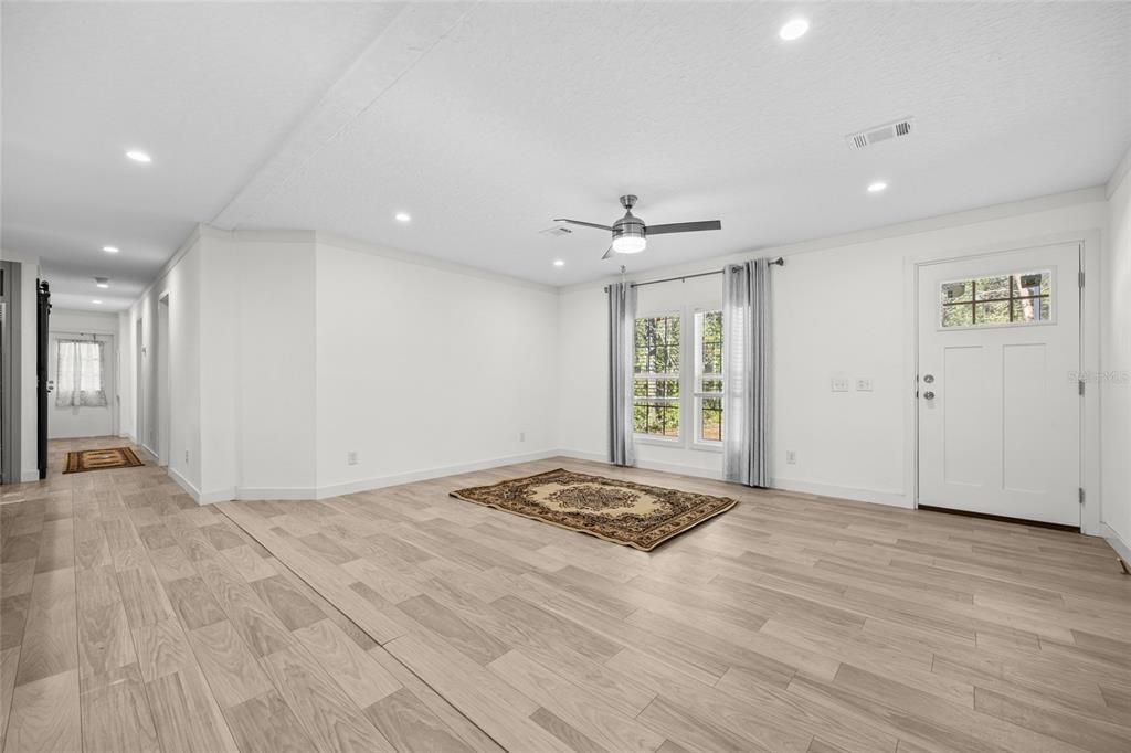 En Venta: $338,900 (3 camas, 2 baños, 1560 Pies cuadrados)