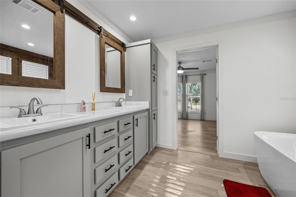 En Venta: $338,900 (3 camas, 2 baños, 1560 Pies cuadrados)