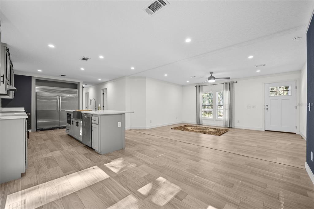 En Venta: $338,900 (3 camas, 2 baños, 1560 Pies cuadrados)