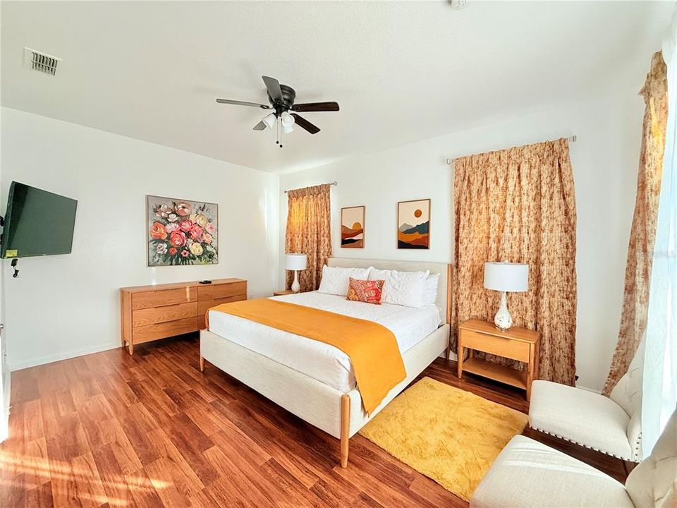 For Sale: $585,000 (5 beds, 3 baths, 2255 Square Feet)