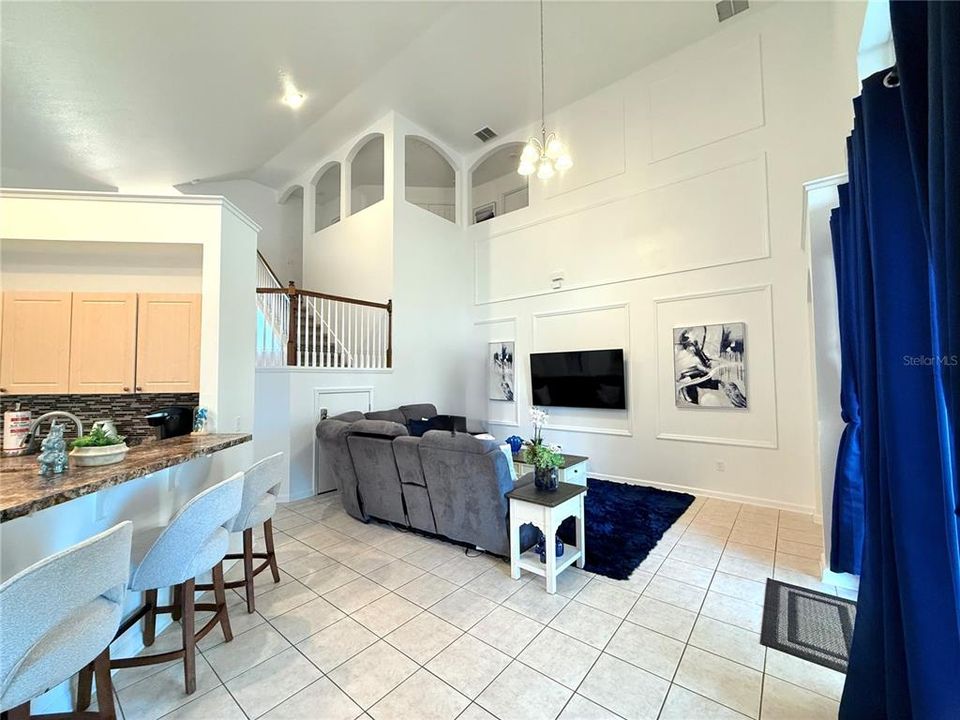 For Sale: $585,000 (5 beds, 3 baths, 2255 Square Feet)