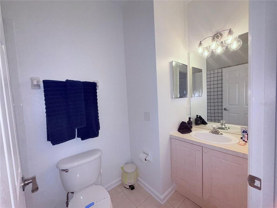 For Sale: $585,000 (5 beds, 3 baths, 2255 Square Feet)