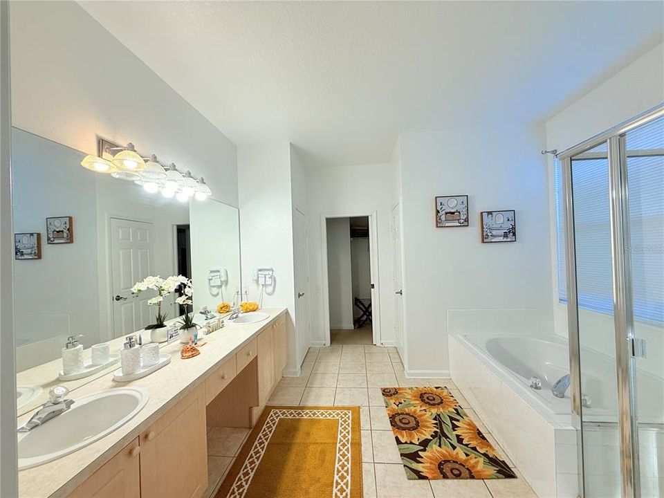 For Sale: $585,000 (5 beds, 3 baths, 2255 Square Feet)