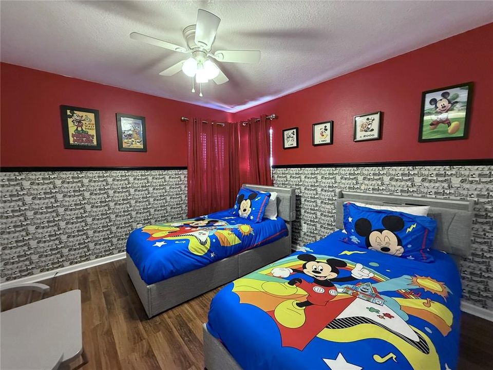 For Sale: $585,000 (5 beds, 3 baths, 2255 Square Feet)