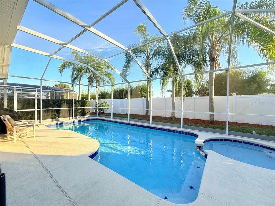 For Sale: $585,000 (5 beds, 3 baths, 2255 Square Feet)