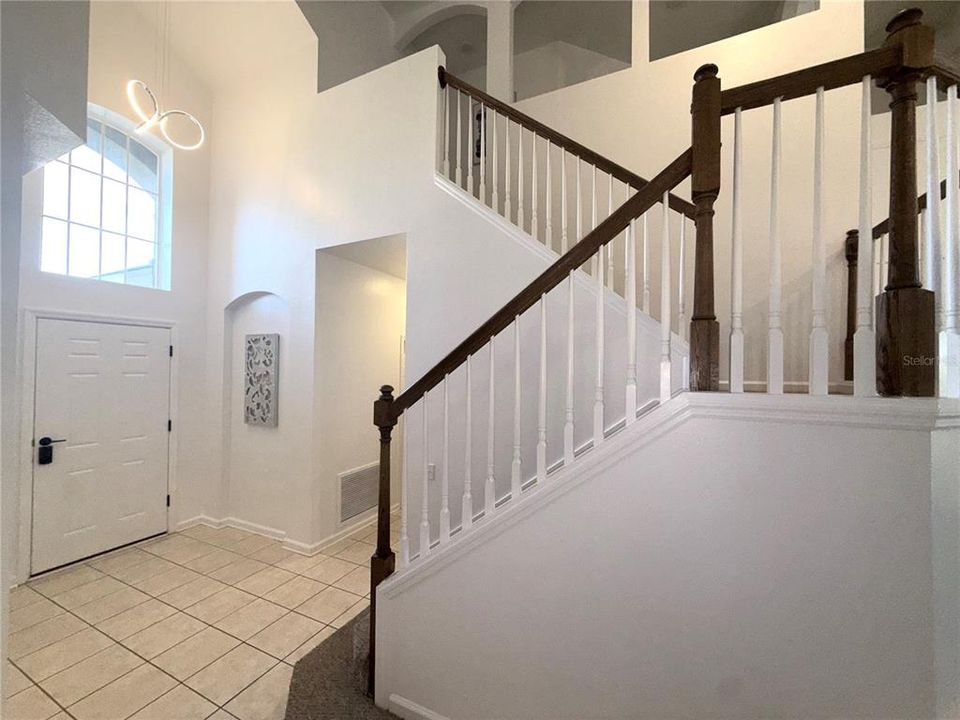 For Sale: $585,000 (5 beds, 3 baths, 2255 Square Feet)