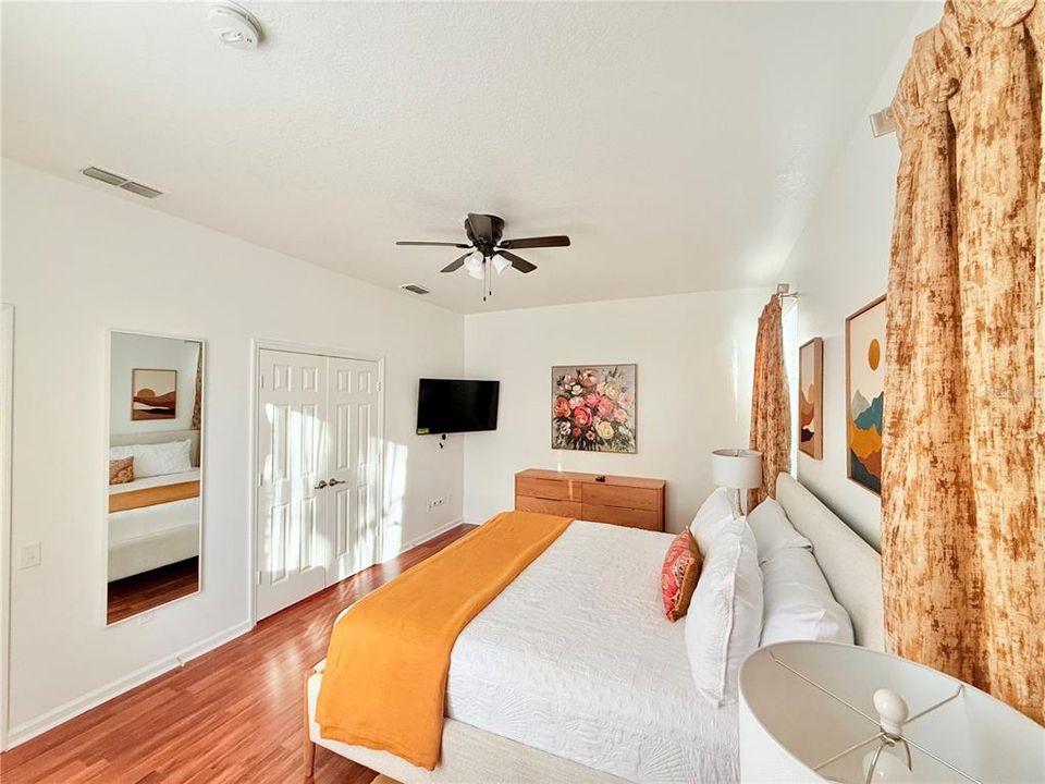 For Sale: $585,000 (5 beds, 3 baths, 2255 Square Feet)