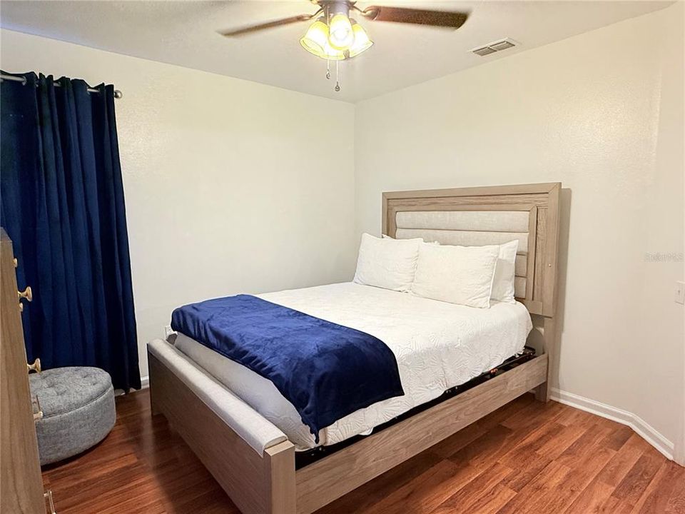 For Sale: $585,000 (5 beds, 3 baths, 2255 Square Feet)