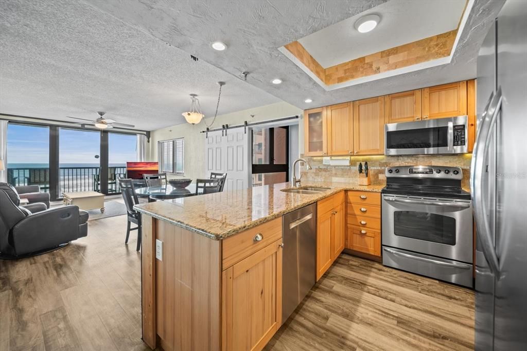 合同活跃: $499,000 (2 贝兹, 2 浴室, 1130 平方英尺)