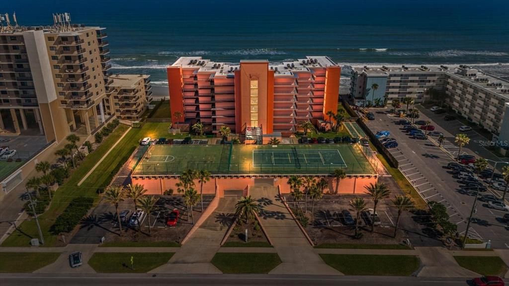 合同活跃: $499,000 (2 贝兹, 2 浴室, 1130 平方英尺)