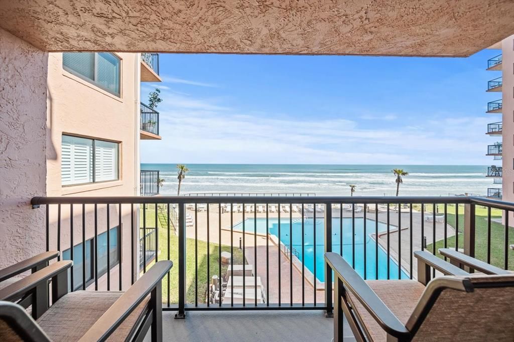 合同活跃: $499,000 (2 贝兹, 2 浴室, 1130 平方英尺)