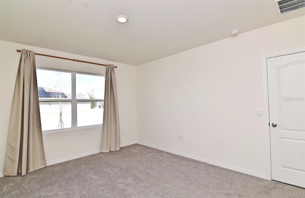 For Rent: $2,390 (4 beds, 2 baths, 1846 Square Feet)