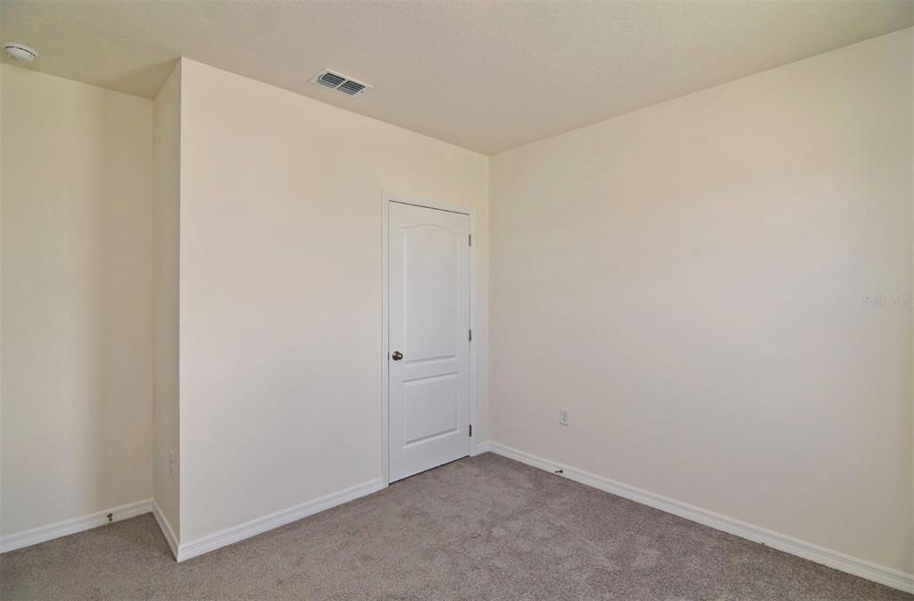 For Rent: $2,390 (4 beds, 2 baths, 1846 Square Feet)