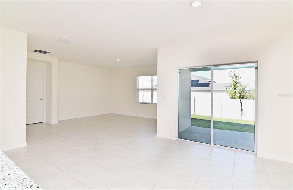 For Rent: $2,390 (4 beds, 2 baths, 1846 Square Feet)